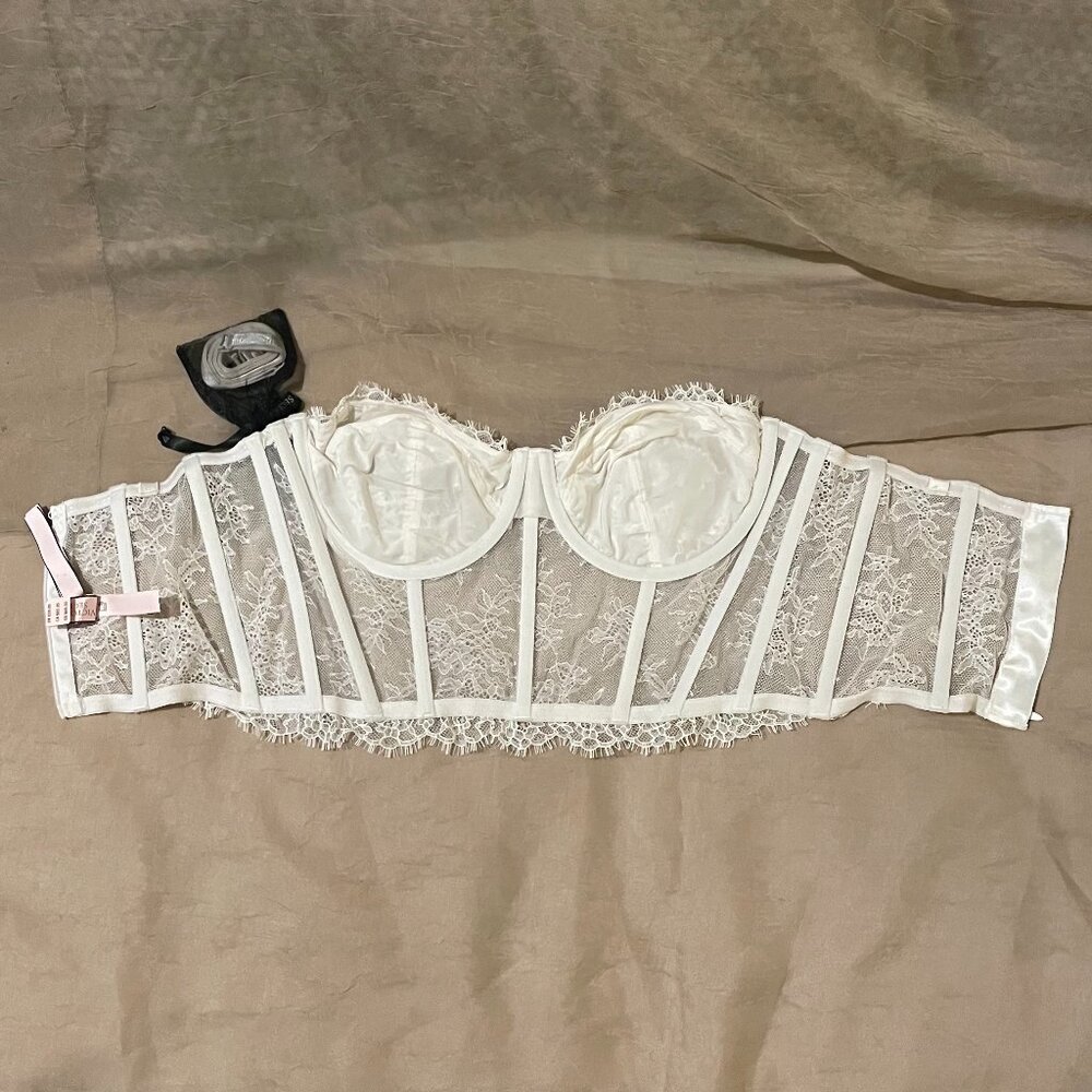 Victoria's Secret Lace Corset - Picture 12 of 12